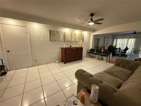 385 NE 129th Street North Miami FL 33161