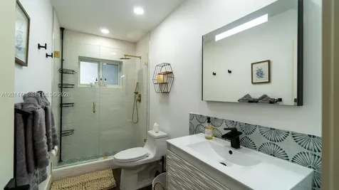 936 NE 128th Street North Miami FL 33161