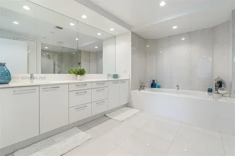 100 E Las Olas Boulevard Fort Lauderdale FL 33301