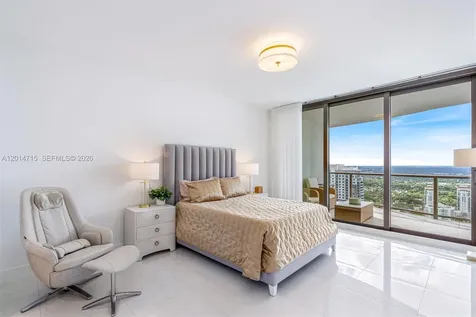 100 E Las Olas Boulevard Fort Lauderdale FL 33301