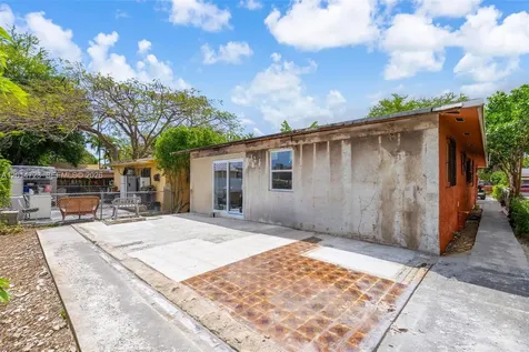 2385 NW 32nd Street Miami FL 33142