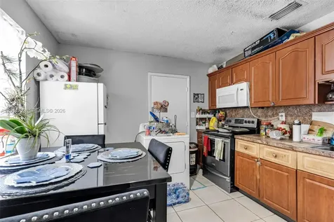 2385 NW 32nd Street Miami FL 33142