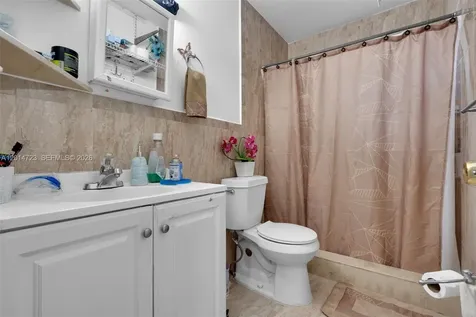 2385 NW 32nd Street Miami FL 33142