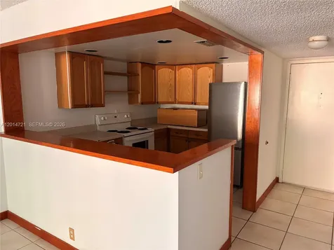 20860 San Simeon Way Miami FL 33179
