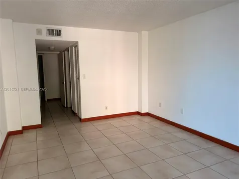 20860 San Simeon Way Miami FL 33179