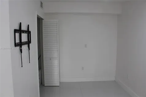 4266 E 8th Lane Hialeah FL 33013