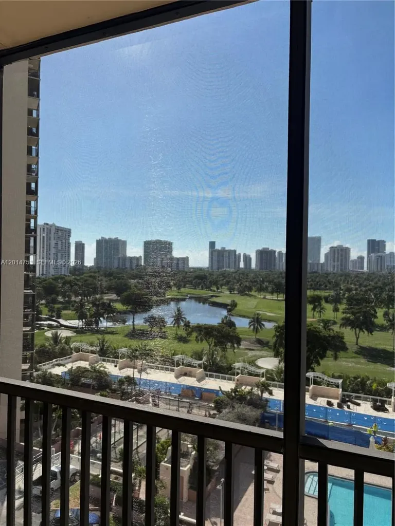 20301 W Country Club Drive Aventura FL 33180