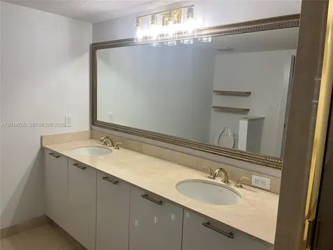 1800 N Bayshore Drive Miami FL 33132