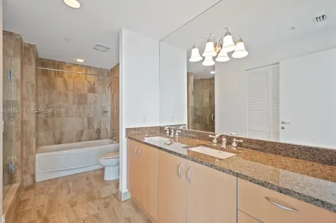 300 S Biscayne Boulevard Miami FL 33131