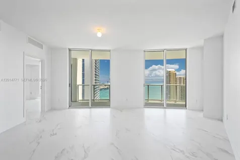 300 S Biscayne Boulevard Miami FL 33131