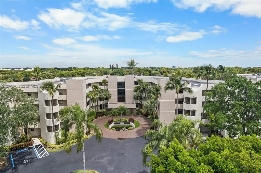 5850 Camino Del Sol Boca Raton FL 33433
