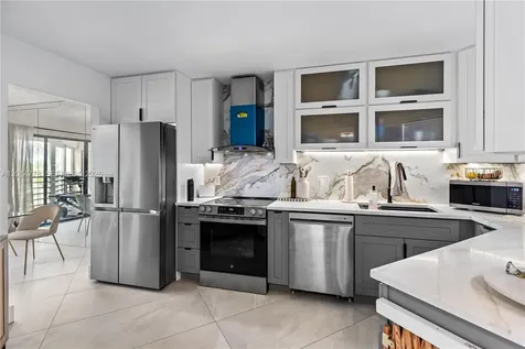5850 Camino Del Sol Boca Raton FL 33433
