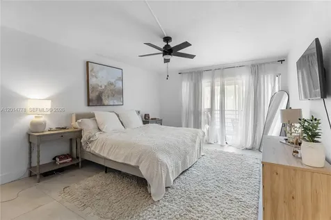 5850 Camino Del Sol Boca Raton FL 33433