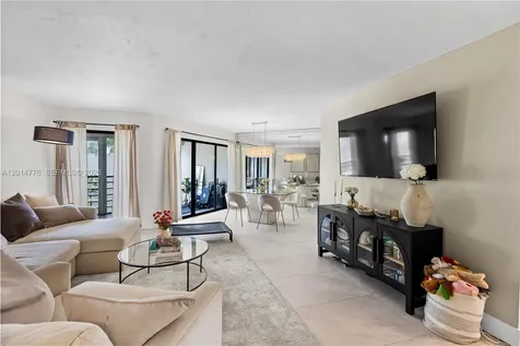 5850 Camino Del Sol Boca Raton FL 33433