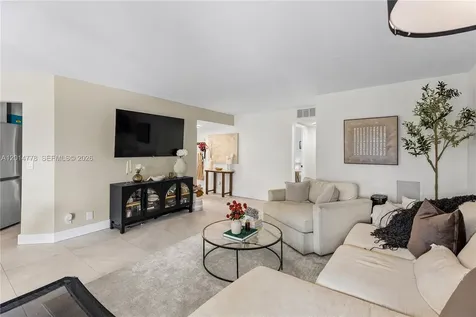5850 Camino Del Sol Boca Raton FL 33433