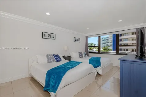 5225 Collins Avenue Miami Beach FL 33140