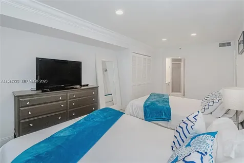 5225 Collins Avenue Miami Beach FL 33140
