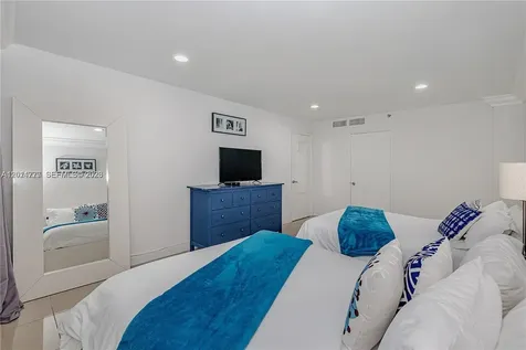 5225 Collins Avenue Miami Beach FL 33140