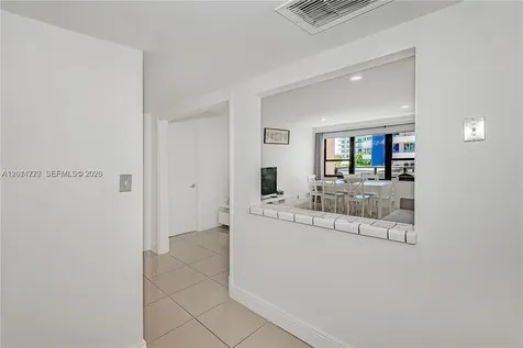 5225 Collins Avenue Miami Beach FL 33140