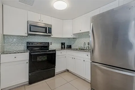 5225 Collins Avenue Miami Beach FL 33140
