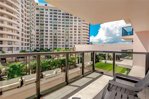 5225 Collins Avenue Miami Beach FL 33140
