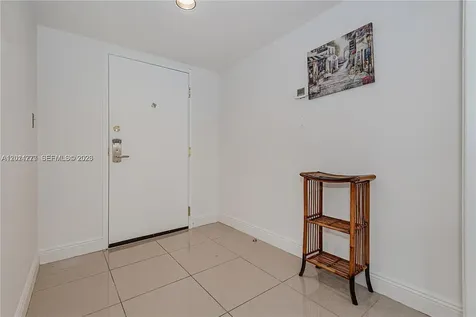 5225 Collins Avenue Miami Beach FL 33140