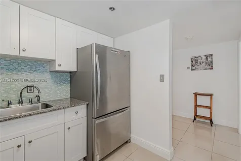 5225 Collins Avenue Miami Beach FL 33140
