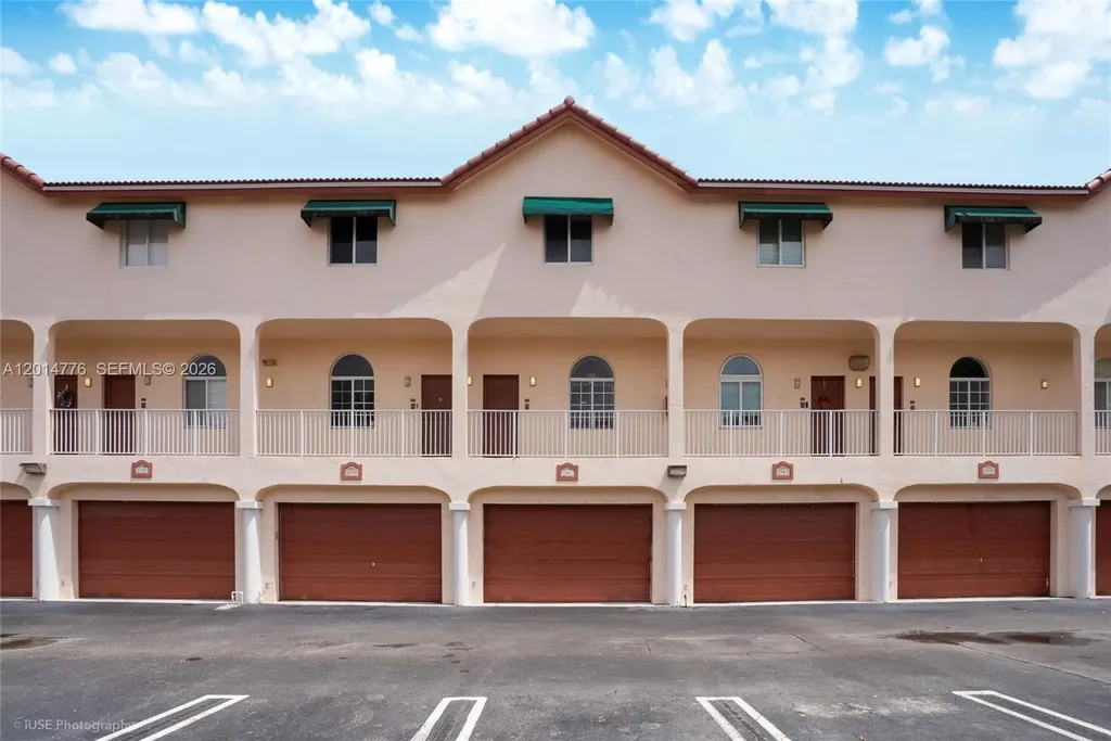 2461 NE 14th Street Pompano Beach FL 33062