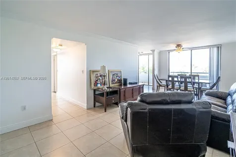 7300 Wayne Avenue Miami Beach FL 33141