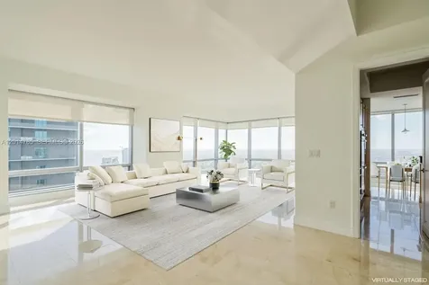 1425 Brickell Avenue Miami FL 33131
