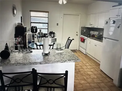 7546 NW 2nd Terrace Miami FL 33126