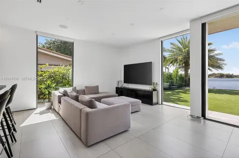1830 NE 193rd Street Miami FL 33179