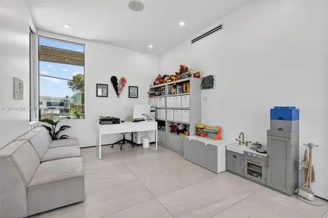 1830 NE 193rd Street Miami FL 33179