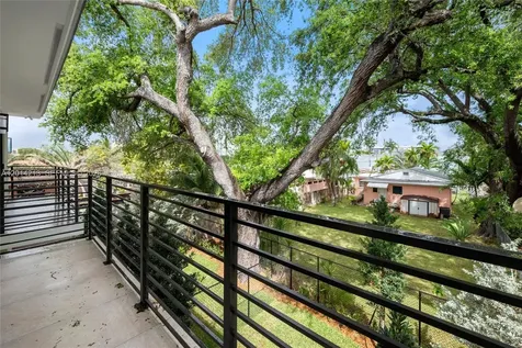 2745 SW 23 Terrace Miami FL 33145