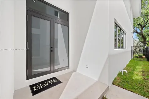 2745 SW 23 Terrace Miami FL 33145