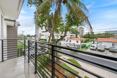 2745 SW 23 Terrace Miami FL 33145