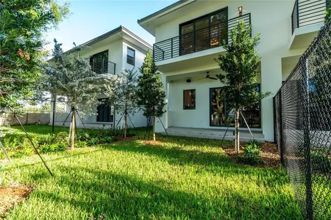 2745 SW 23 Terrace Miami FL 33145