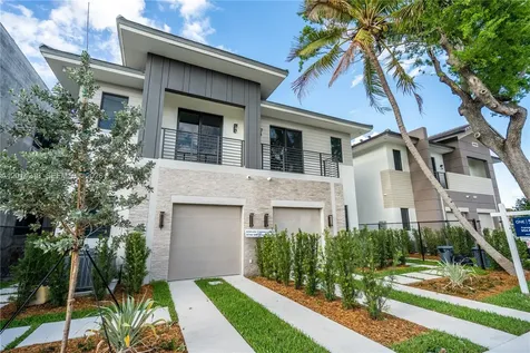 2745 SW 23 Terrace Miami FL 33145