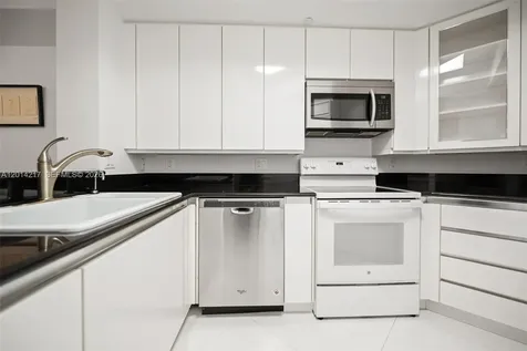 21050 Point Place Aventura FL 33180