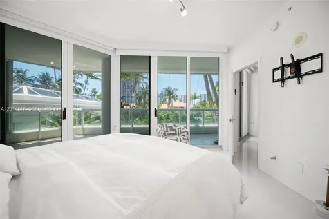 21050 Point Place Aventura FL 33180