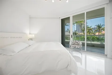 21050 Point Place Aventura FL 33180