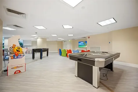 21050 Point Place Aventura FL 33180