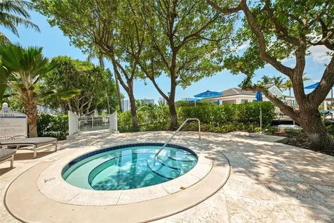 21050 Point Place Aventura FL 33180