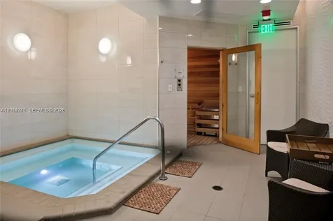 21050 Point Place Aventura FL 33180
