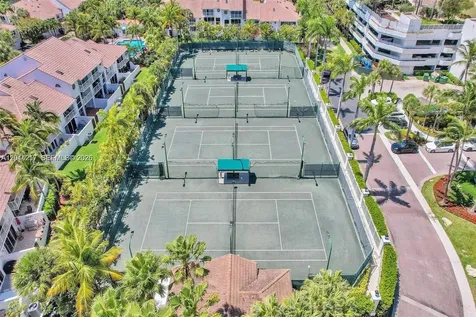 21050 Point Place Aventura FL 33180
