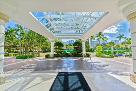 21050 Point Place Aventura FL 33180
