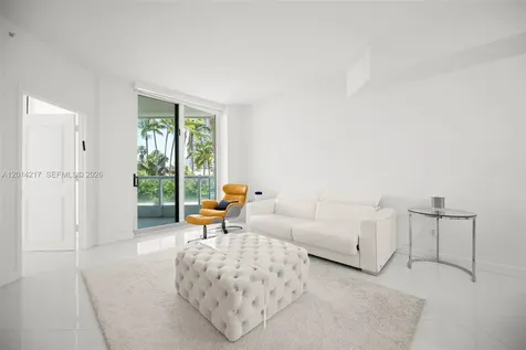 21050 Point Place Aventura FL 33180