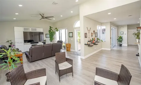 Pembroke Pines FL 33028