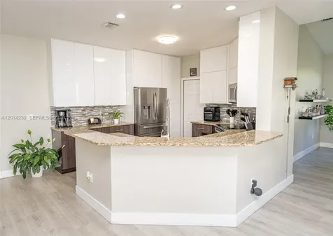 Pembroke Pines FL 33028