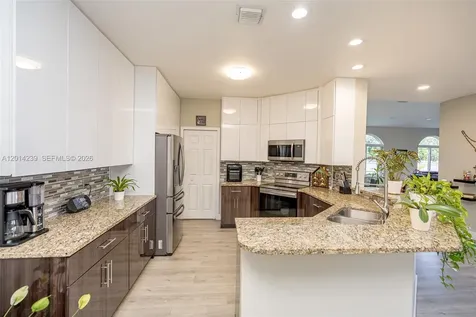 Pembroke Pines FL 33028